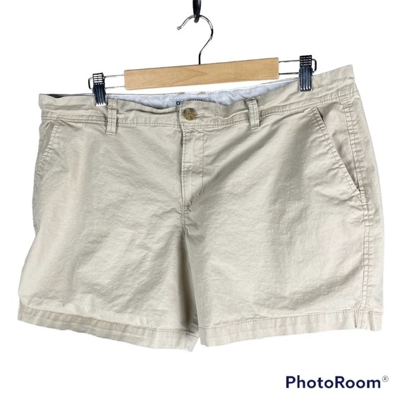 Old Navy Khaki Colored Shorts Womans Size 14 Regular - Picture 1 of 7
